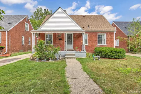 1520 Michigan Blvd, Lincoln Park, MI 48146