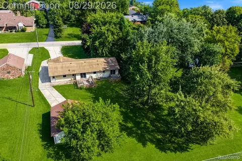 View/Area - 704 E Lovell Dr, Troy, MI 48085 photo 9 of 10