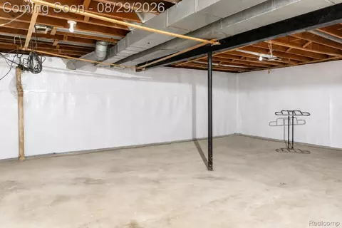 Other - 704 E Lovell Dr, Troy, MI 48085 photo 9 of 14