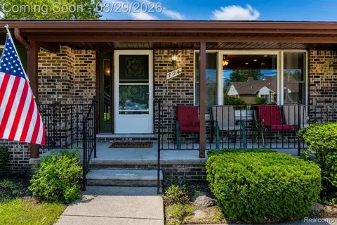 Exterior - 704 E Lovell Dr, Troy, MI 48085 photo 1 of 1
