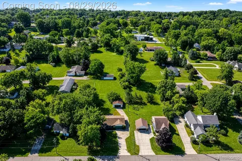 View/Area - 704 E Lovell Dr, Troy, MI 48085 photo 4 of 10