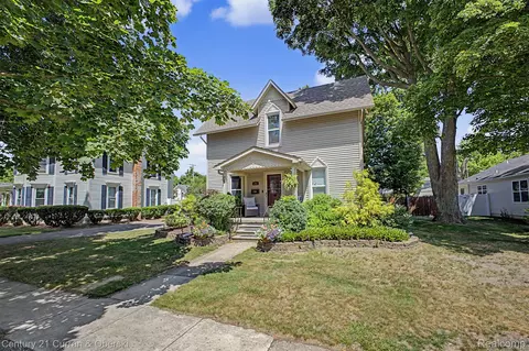 323 E Liberty St, South Lyon, MI 48178