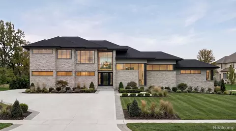 1733 N Morningside Way Dr, Bloomfield Hills, MI 48302