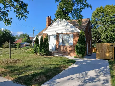 388 Eastlawn St, Detroit, MI 48215