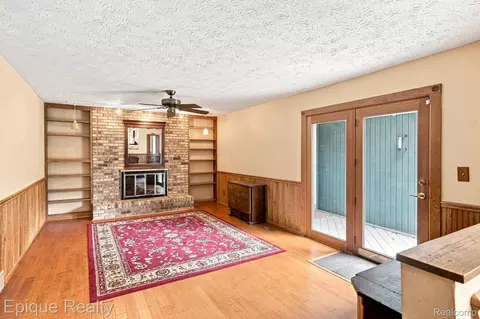 Living - 8484 Wesley Dr, Flushing, MI 48433 photo 1 of 3