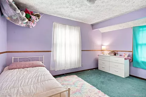 Bedroom - 8484 Wesley Dr, Flushing, MI 48433 photo 2 of 3