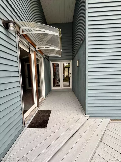 Exterior - 8484 Wesley Dr, Flushing, MI 48433 photo 4 of 4