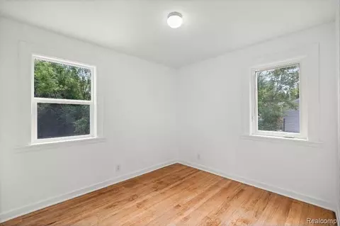 Bedroom - 1305 Huron St, Flint, MI 48507 photo 1 of 2