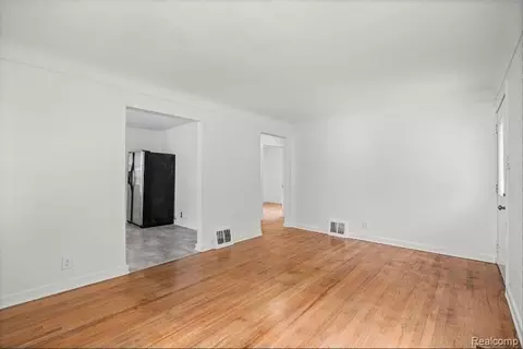 Living - 1305 Huron St, Flint, MI 48507 photo 1 of 2