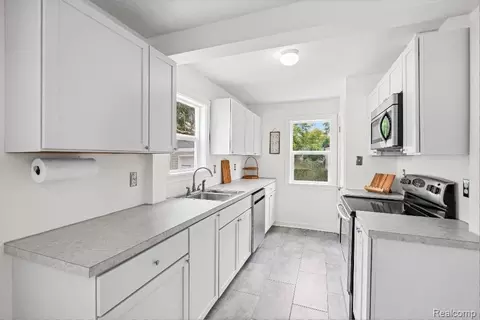 Kitchen - 1305 Huron St, Flint, MI 48507 photo 1 of 2