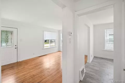 Entry Way - 1305 Huron St, Flint, MI 48507 photo 2 of 2