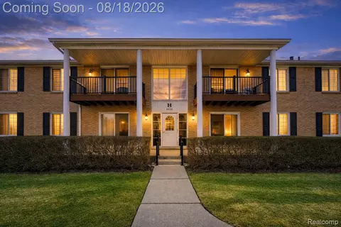 34720 Huntley Dr #23, Sterling Heights, MI 48312