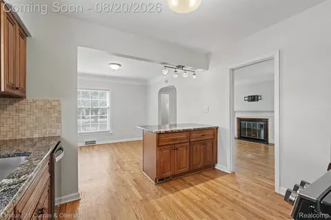 Other - 2100 Lancaster St, Grosse Pointe Woods, MI 48236 photo 4 of 14