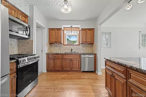 Kitchen - 2100 Lancaster St, Grosse Pointe Woods, MI 48236 photo 1 of 2