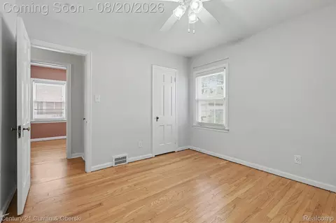 Bedroom - 2100 Lancaster St, Grosse Pointe Woods, MI 48236 photo 2 of 5