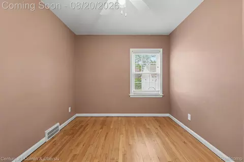 Bedroom - 2100 Lancaster St, Grosse Pointe Woods, MI 48236 photo 3 of 5