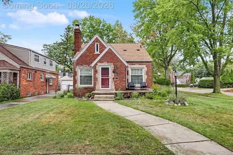 Other - 2100 Lancaster St, Grosse Pointe Woods, MI 48236 photo 2 of 14