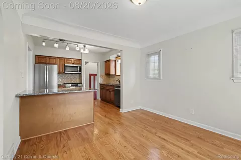 Living - 2100 Lancaster St, Grosse Pointe Woods, MI 48236 photo 4 of 5