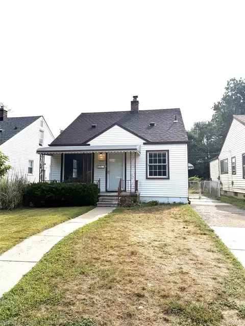 7612 Hazelton St, Dearborn Heights, MI 48127