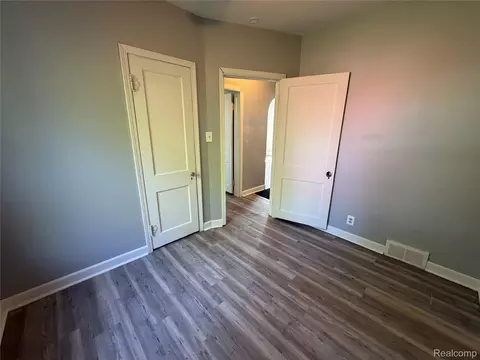 Bedroom - 3320 Leith St, Flint, MI 48506 photo 4 of 4