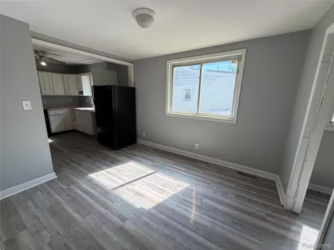 Living - 3320 Leith St, Flint, MI 48506 photo 4 of 4
