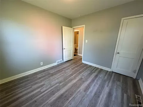 Bedroom - 3320 Leith St, Flint, MI 48506 photo 2 of 4