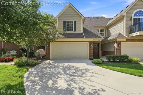 55407 Ambassador Ct, Shelby Township, MI 48316