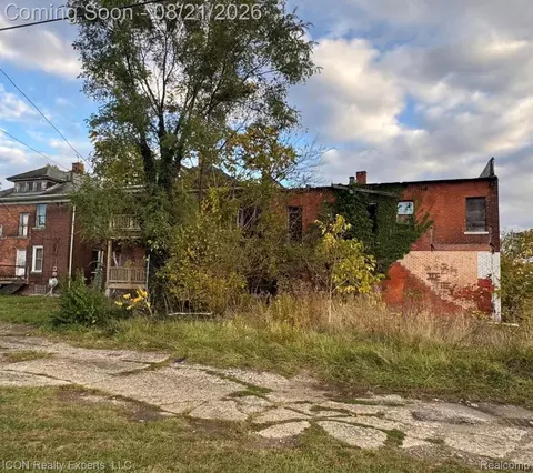 3048 Whitney St, Detroit, MI 48206