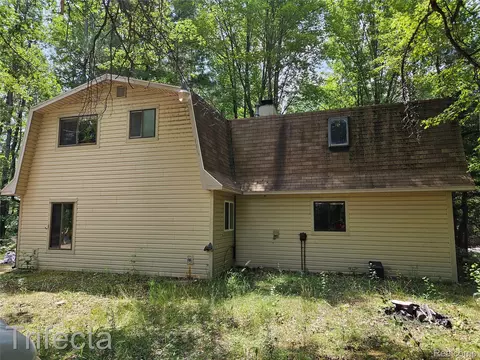 1495 River Valley Dr, Mills, MI 48756