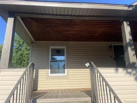 Exterior - 809 Stanton St, Bay City, MI 48708 photo 3 of 12