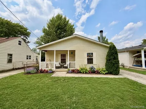 25660 Currier St, Dearborn Heights, MI 48125