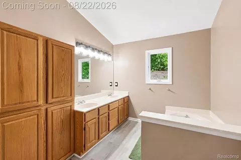 Bath - 6523 Ridgeview Dr, Independence, MI 48346 photo 5 of 5