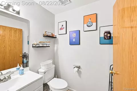 Bath - 6523 Ridgeview Dr, Independence, MI 48346 photo 1 of 5