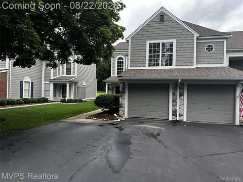 1945 Eagle Pointe #72, Bloomfield Hills, MI 48304