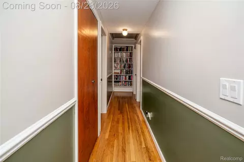 Entry Way - 11060 Clark Rd, Springfield, MI 48350 photo 1 of 1