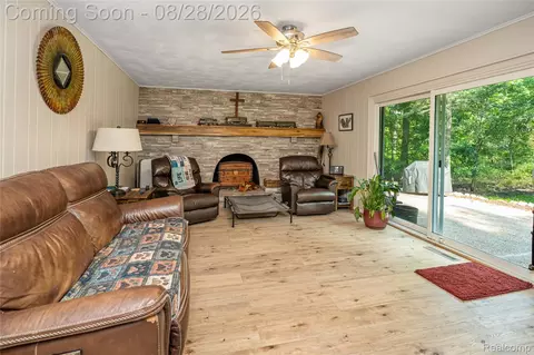 Living - 11060 Clark Rd, Springfield, MI 48350 photo 3 of 5