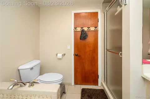 Bath - 11060 Clark Rd, Springfield, MI 48350 photo 2 of 3