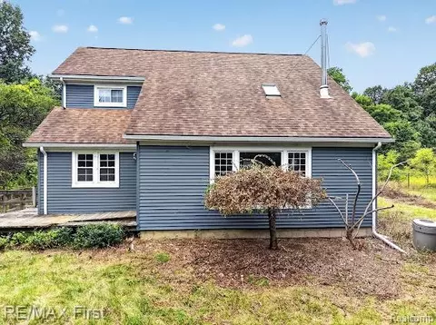 56375 Bates Rd, Chesterfield, MI 48051