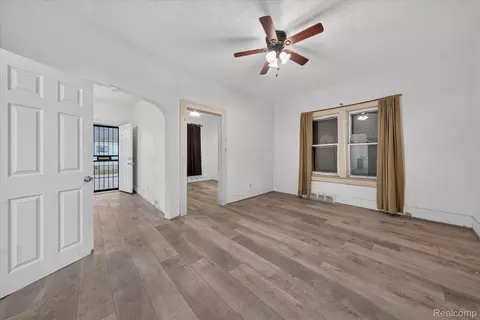 Entry Way - 13238 Mitchell St, Hamtramck, MI 48212 photo 3 of 5