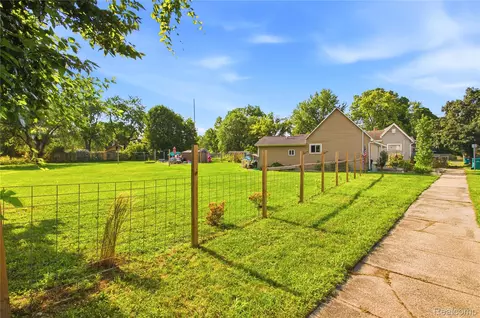 2308 Rheamount Ave, Lansing, MI 48906