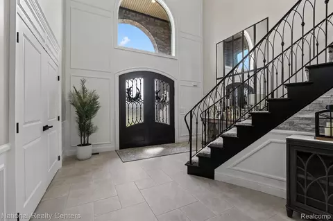 Entry Way - 65339 Romeo Plank Rd, Ray, MI 48096 photo 2 of 4