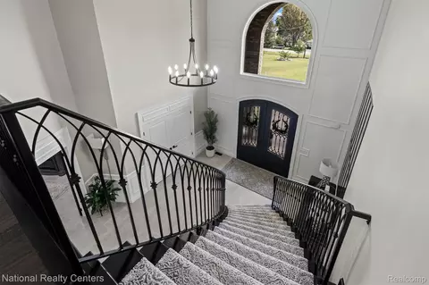 Entry Way - 65339 Romeo Plank Rd, Ray, MI 48096 photo 3 of 4