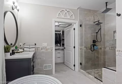 Bath - 65339 Romeo Plank Rd, Ray, MI 48096 photo 4 of 8