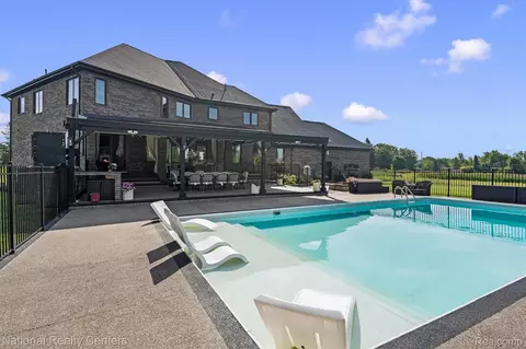 Exterior - 65339 Romeo Plank Rd, Ray, MI 48096 photo 17 of 24
