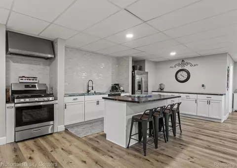 Kitchen - 65339 Romeo Plank Rd, Ray, MI 48096 photo 5 of 8