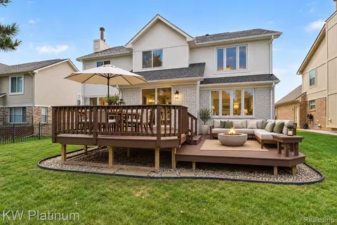Exterior - 2613 Marcus Dr, Troy, MI 48083 photo 4 of 6