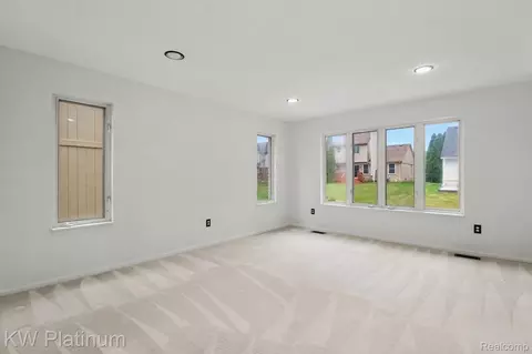 Living - 2613 Marcus Dr, Troy, MI 48083 photo 2 of 4