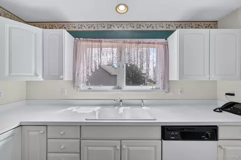 Kitchen - 9178 Nicole Ln, Davison, MI 48423 photo 5 of 5