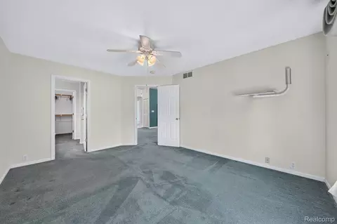 Bedroom - 9178 Nicole Ln, Davison, MI 48423 photo 6 of 10