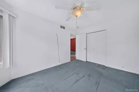 Bedroom - 9178 Nicole Ln, Davison, MI 48423 photo 3 of 10